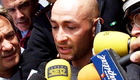 Marco-Pantani-speaks-to-a-008_Public_Notizie_270_470_3[1]