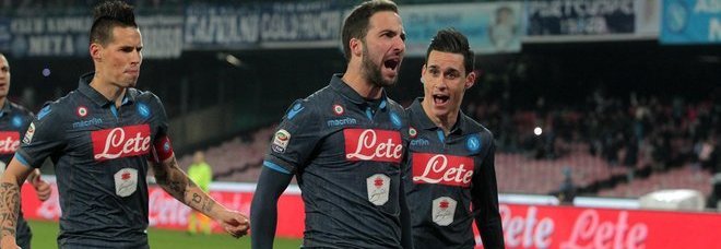 SPORT NAPOLI GENOA ESULTANZA RIGORE HIGUAIN (RENATO ESPOSITO NEWFOTOSUD)