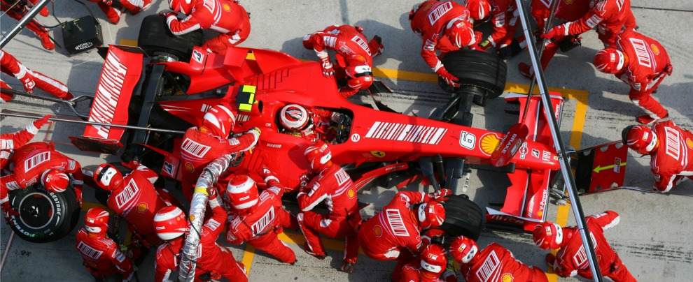 Formula-1-pit-stop-Ferrari-GP-Malesia-2007[1]